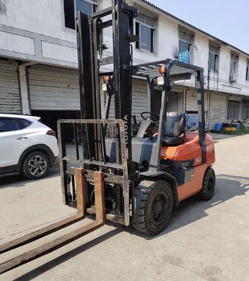 कॉम्पैक्ट टोयोटा 30 फोर्कलिफ्ट ट्रक सेकंड हैंड इंजीनियरिंग मशीनरी